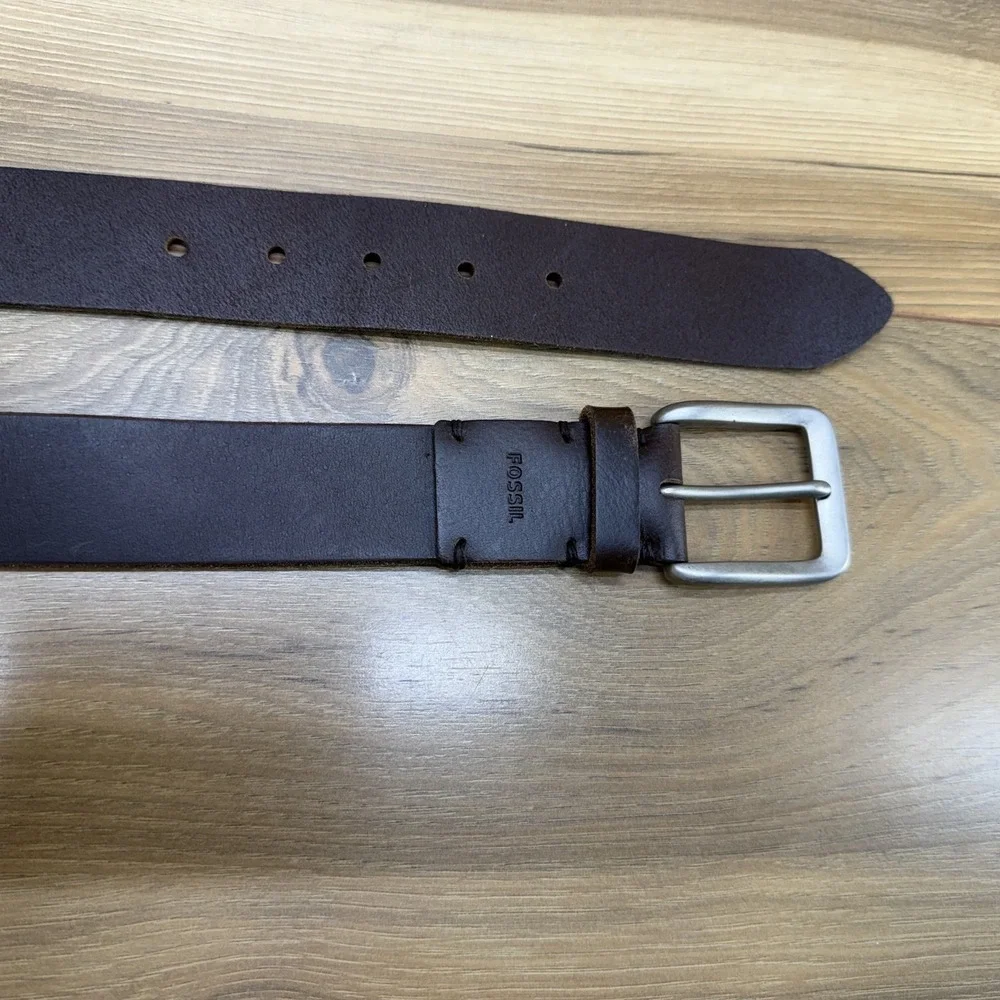 Fossil Mens Belt Size 42 Dark Brown Leather